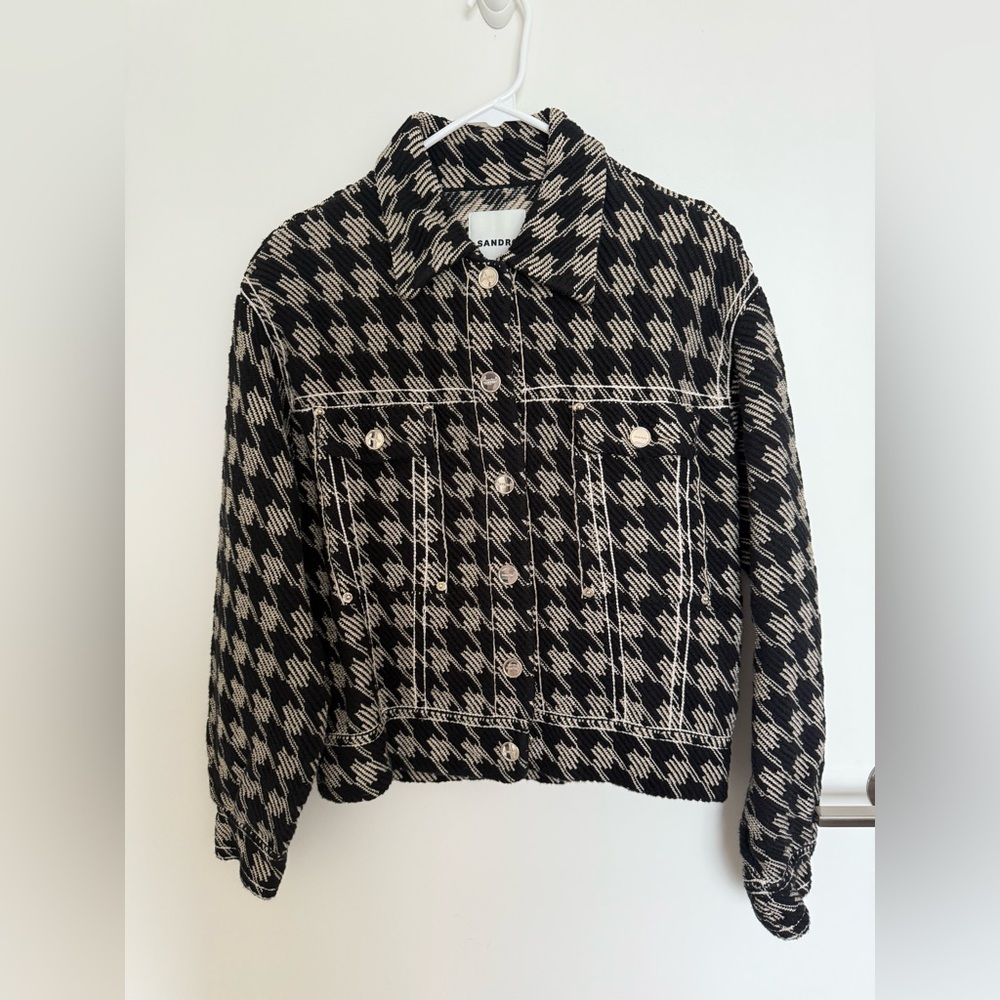 Brand: Sandro
Size: S
Wore it a few times but still in a very good condition!!!